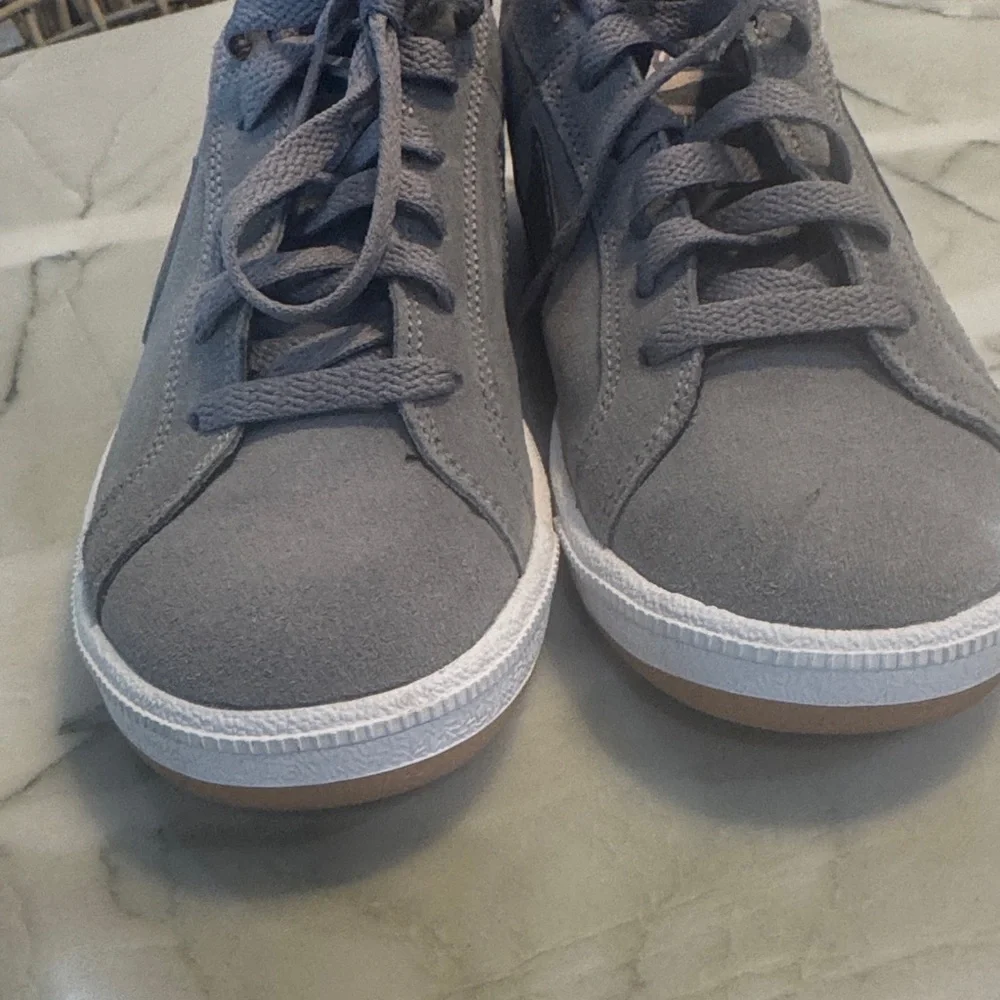 Nike Women's Court Royale Gray and White Tennis Shoe - Picture 7 of 8